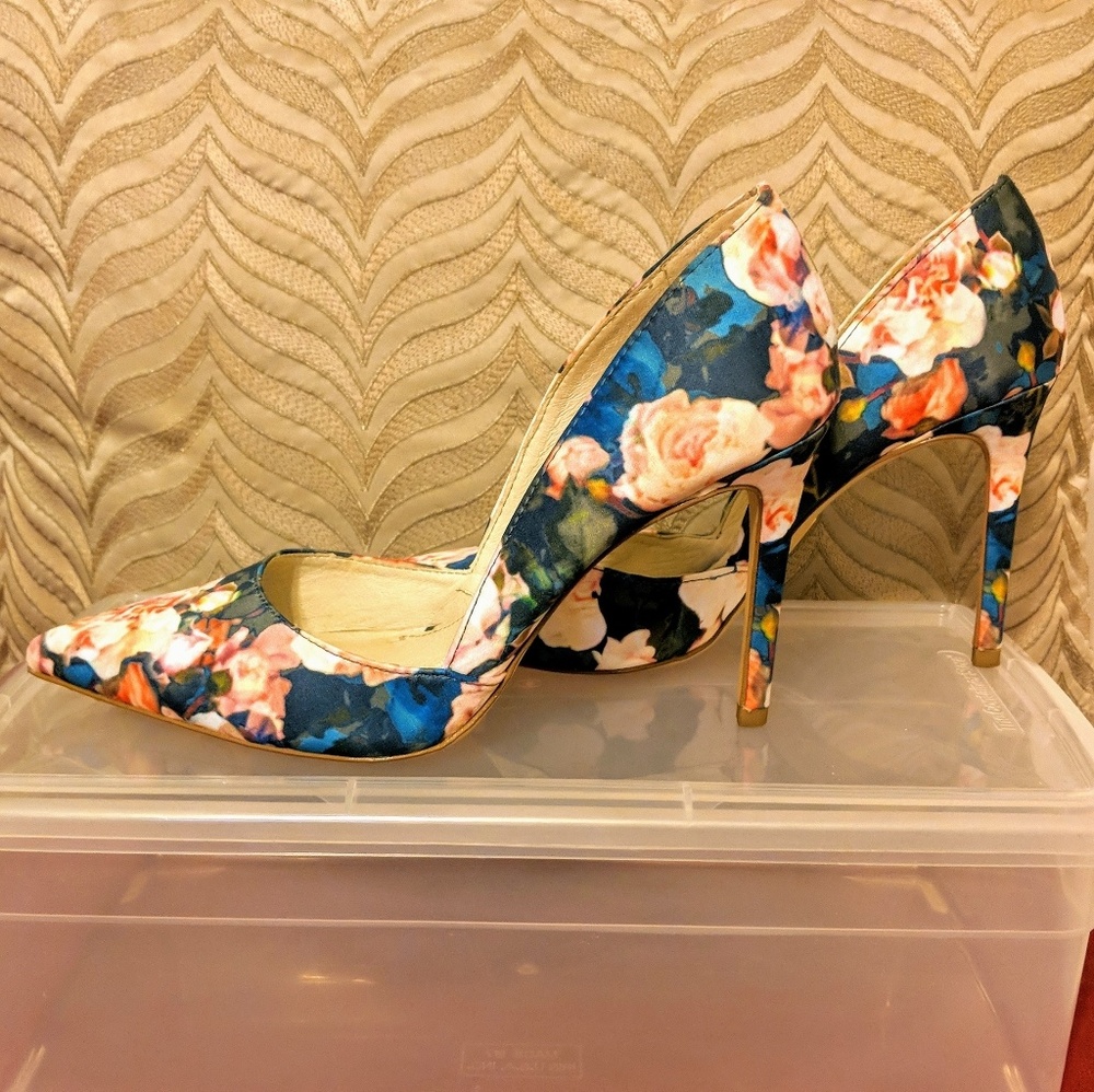 Floral Pumps